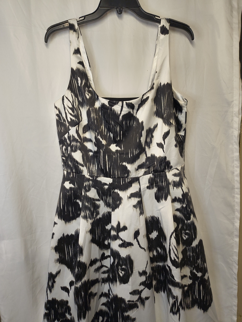 White House Black Market Black & White Floral-Pattern Midi Dress - Picture 3 of 7